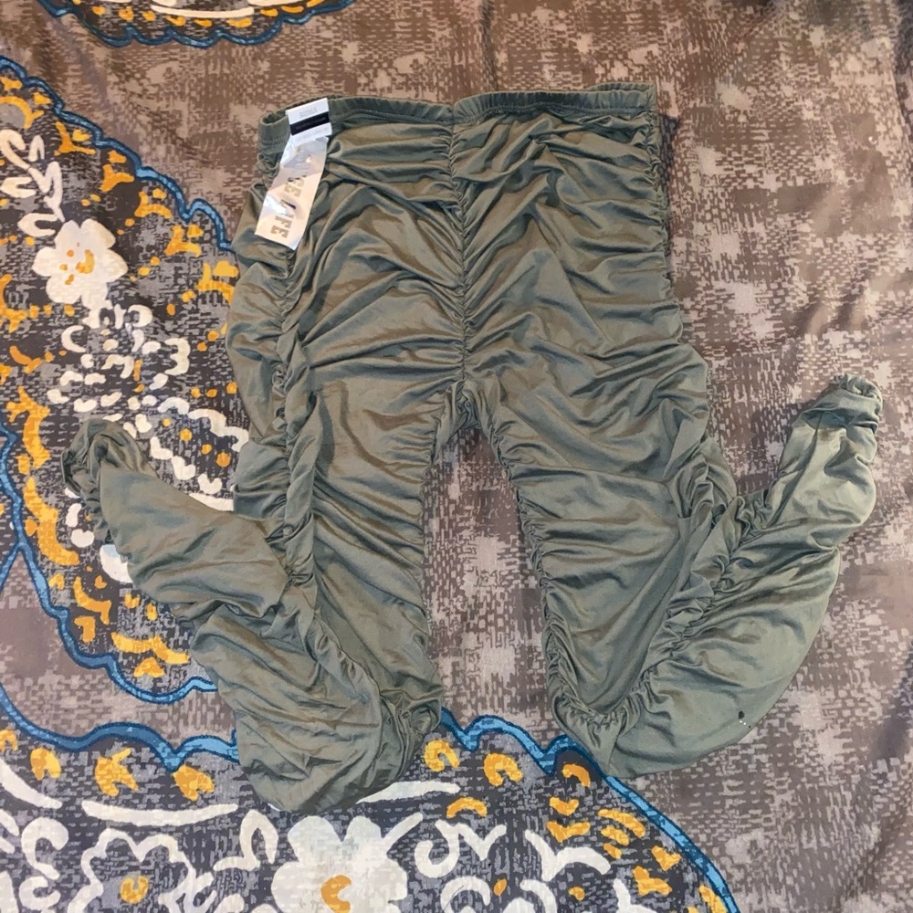 NWT High rise Scrunchy stretch pants size 3X